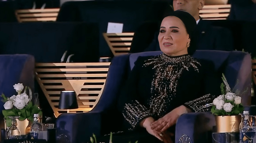 من مرمر حليم إلى مي جلال وإيلي صعب.. من وراء تصميم فساتين حفل افتتاح المتحف المصري الكبير؟