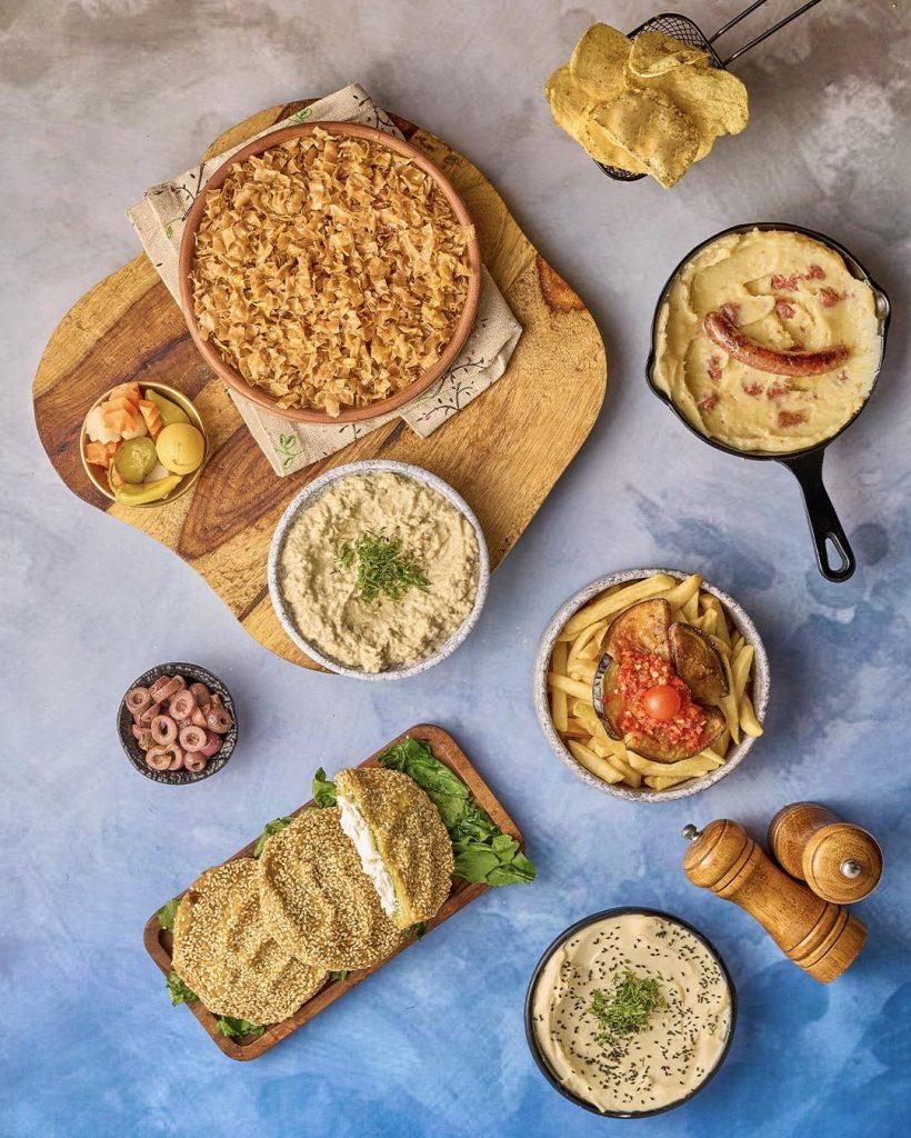 From the first bite to the last dip, this is a Taghamees kind of morning. 🤍�من أول لقمة لآخر تغ