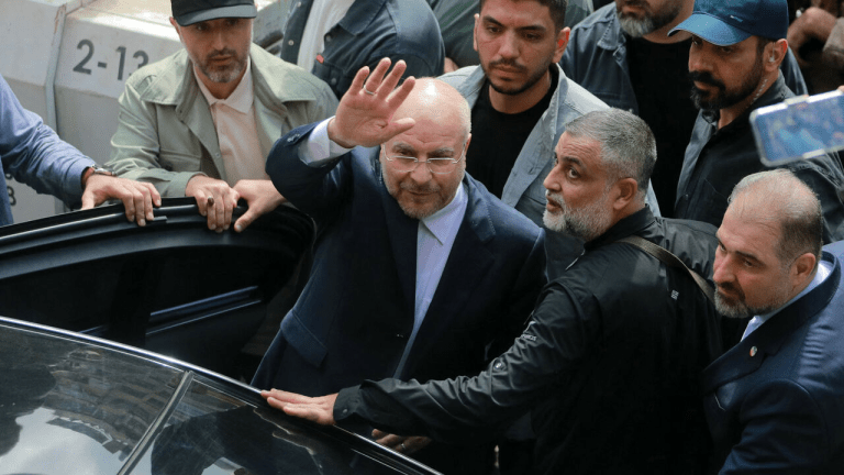 رئيس البرلمان الإيراني يثير الجدل.. “كيف تربح في البورصة من تقلبات ترامب المزاجية؟”