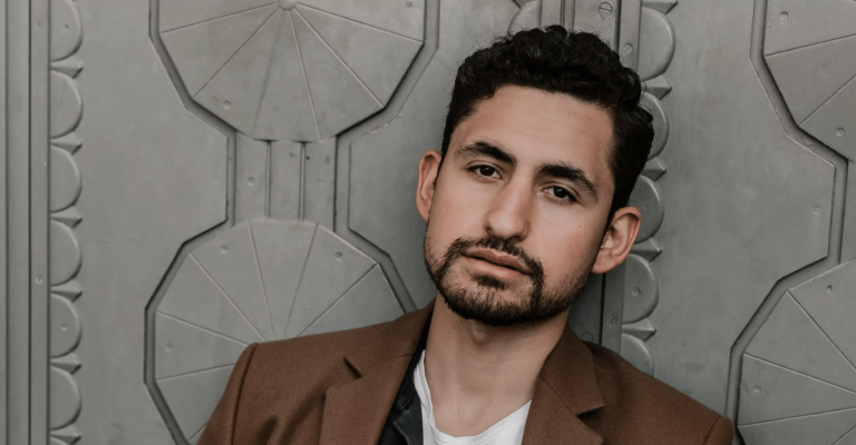 7 محطات صنعت مسيرة أمير المصري عالميًا قبل مسلسل” MobLand”