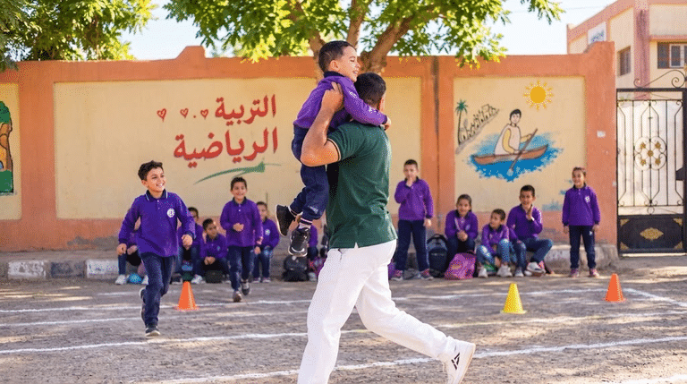 حكايات أعادت الفرح لأصحابها.. 6 مواقف إنسانية تصنع الأمل في الوطن العربي